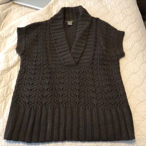 Brown v-neck chunky short sleeved sweater